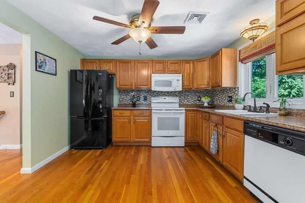 17 Nells Pond Road Lynn, MA 01904 - Photo 4 of 34 Gallery Image 4
