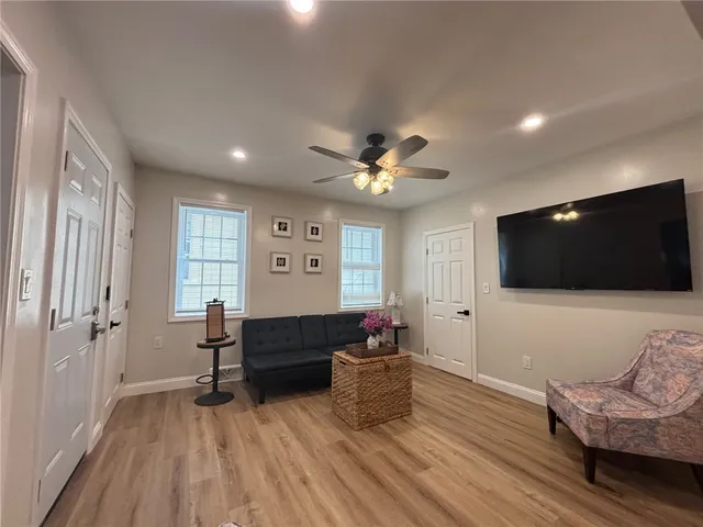 $2,800 | 51 Lee Avenue, Unit 1, Newport, RI 02840