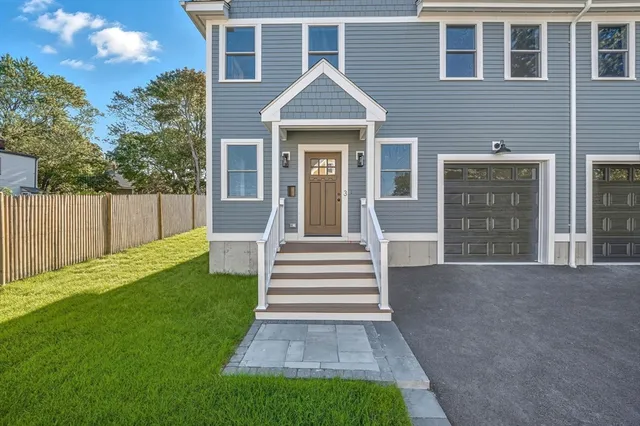 $3,900 | 1-3 Rock Terrace, Unit 2, Boston, MA 02121