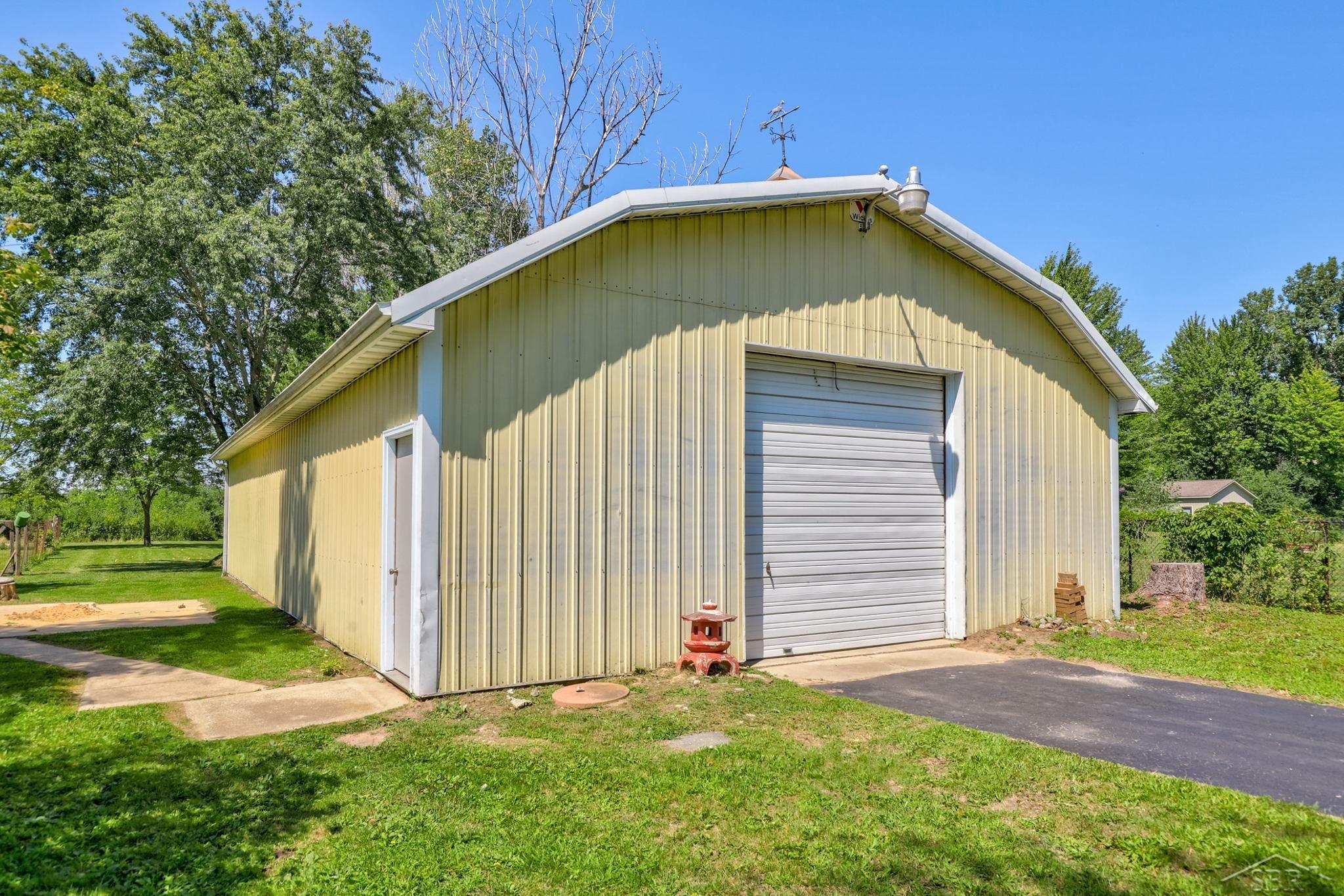 3895 Hackett Road Saginaw, MI 48603 - Photo 45 of 78 50087372-44.JPG