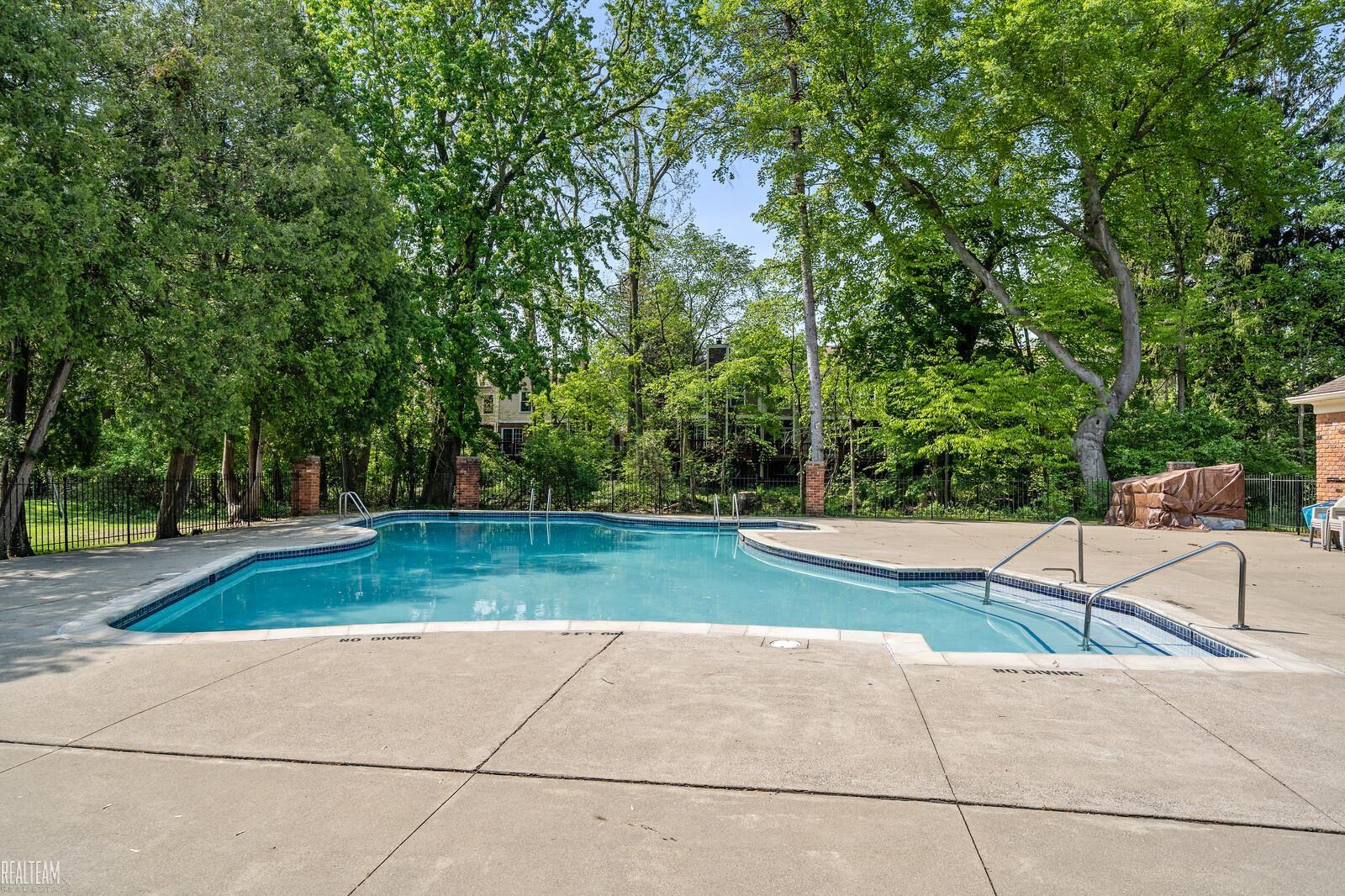 1285 Lamplighter Lane Rochester Hills, MI 48306 - Photo 34 of 39