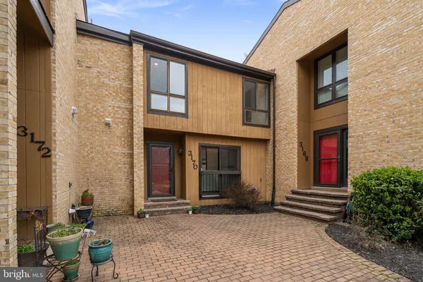 $750,000 | 3170 Readsborough Court, Fairfax, VA 22031