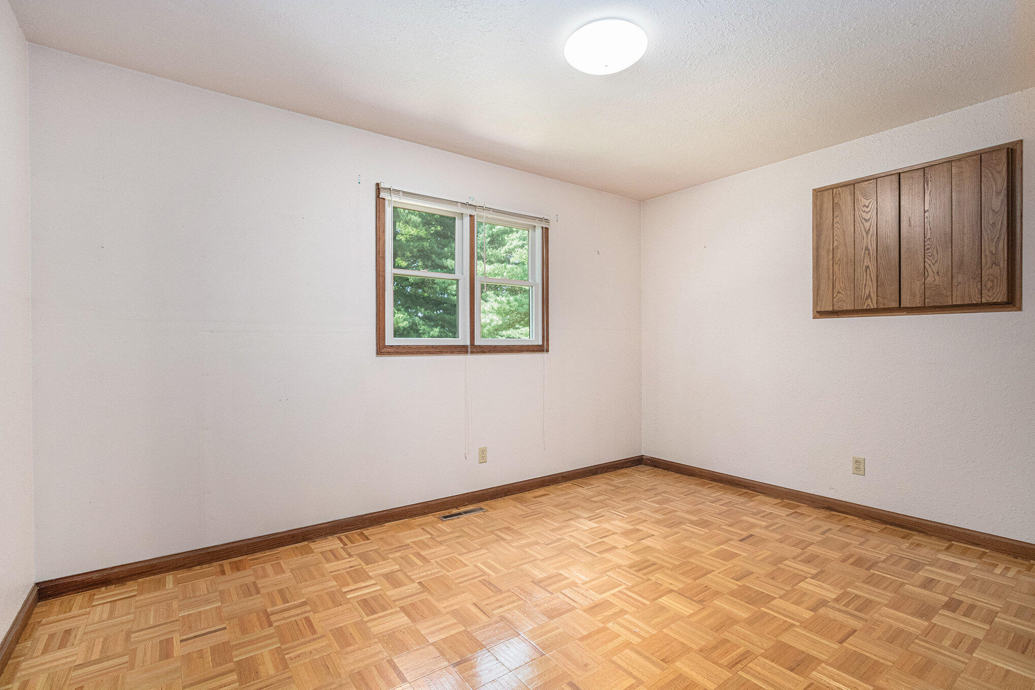 10545 Lauer Road Baroda, MI 49101 - Photo 7 of 21 008_file_513