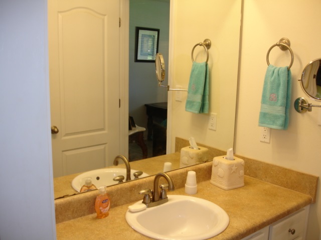 525 Sheffield Avenue Foley, AL 36535 - Photo 39 of 49 JACK & JILL BATH