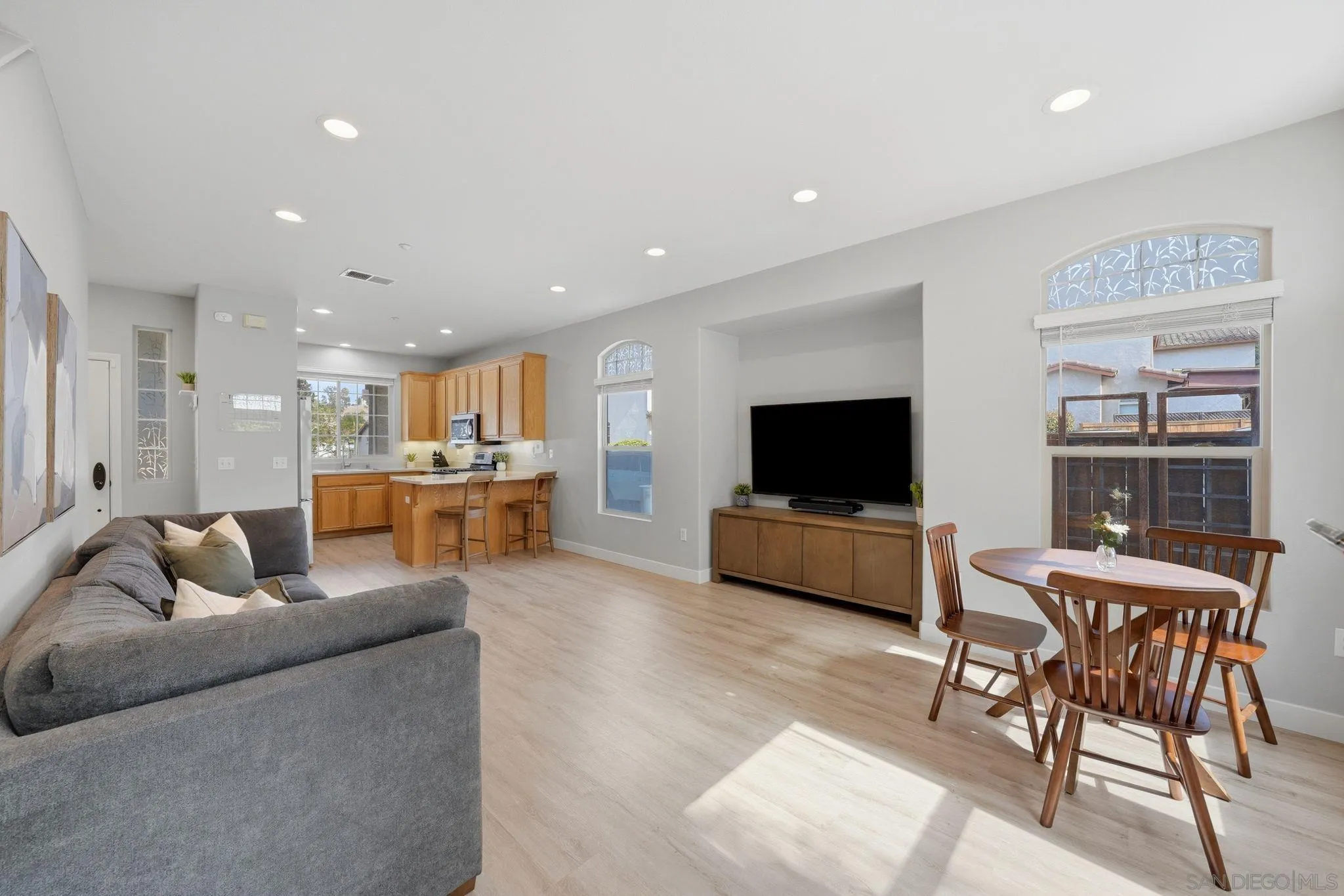 8530 Conrad Court Santee, CA 92071 - Photo 4 of 28