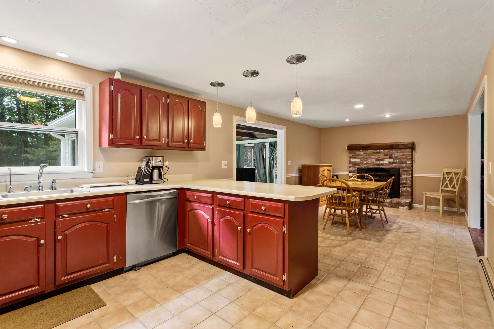 48 Hickory Road Hampstead, NH 03841 - Photo 5 of 36