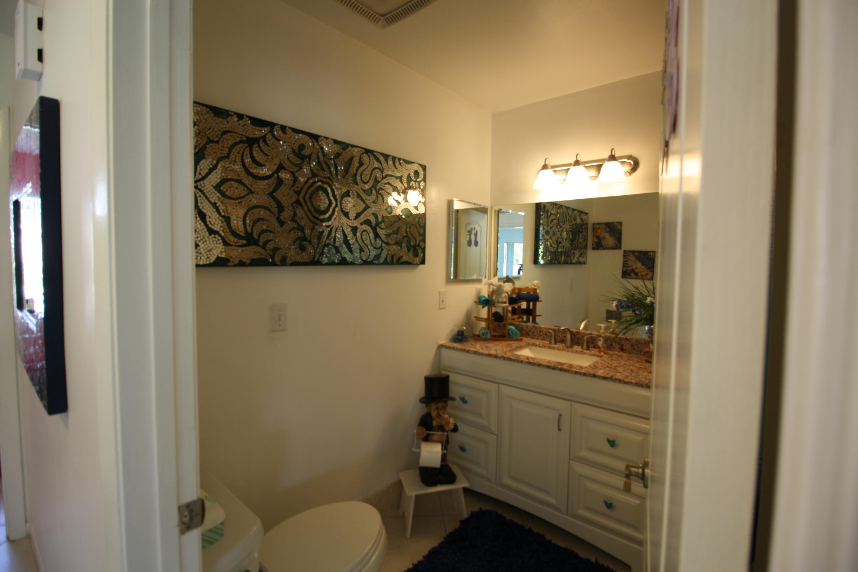 21745 Birch State Park Way Boca Raton, FL 33428 - Photo 9 of 18 16 Hall Bath 1