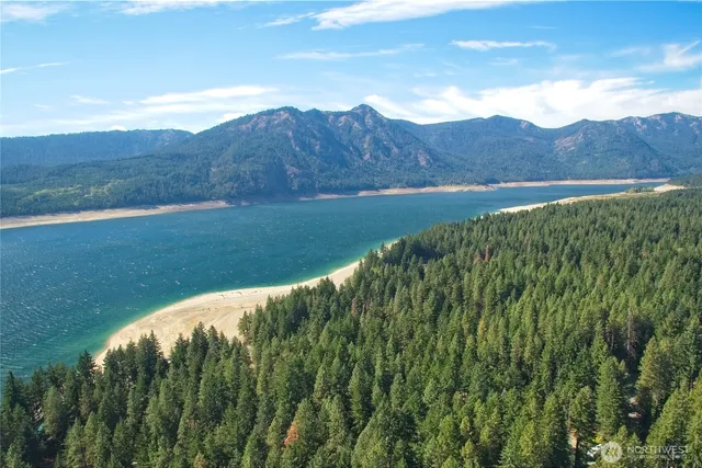 $850,000 | 30 Crawford, Ronald, WA 98940