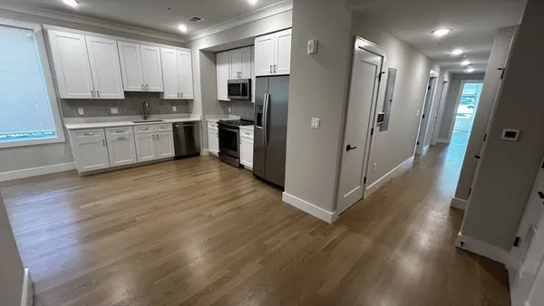 $4,450 | 104-106 Warren Street, Unit 6, Boston, MA 02135