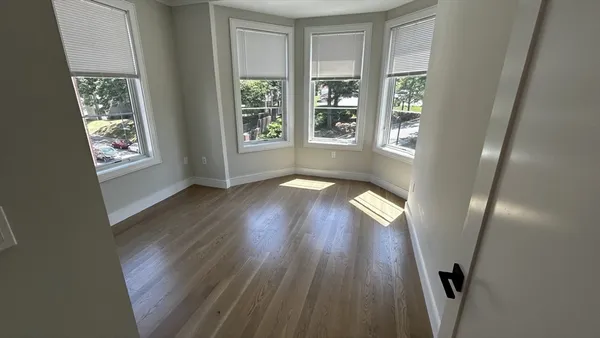 $4,450 | 104-106 Warren Street, Unit 6, Boston, MA 02135
