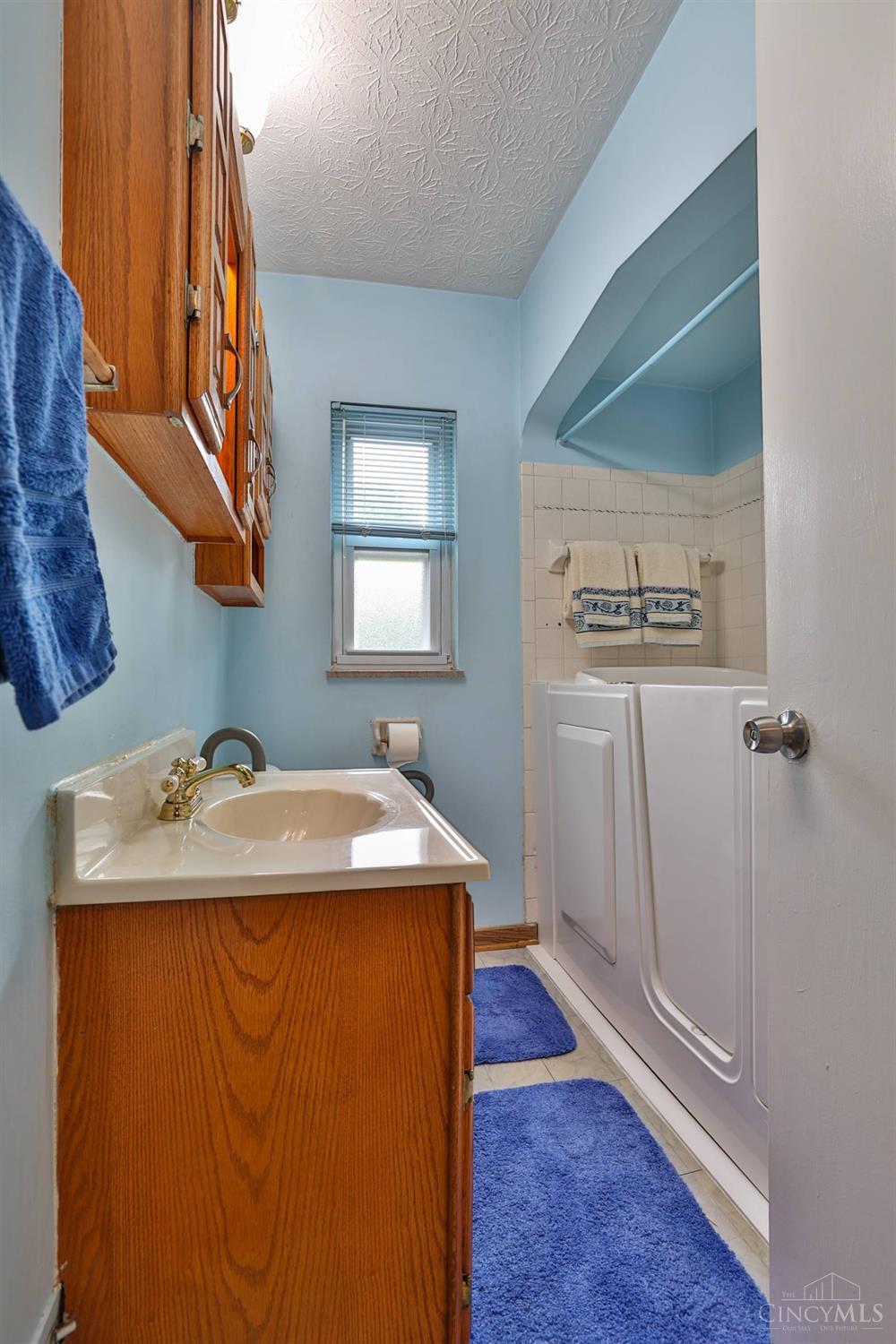 5346 Belclare Road Cincinnati, OH 45247 - Photo 22 of 38