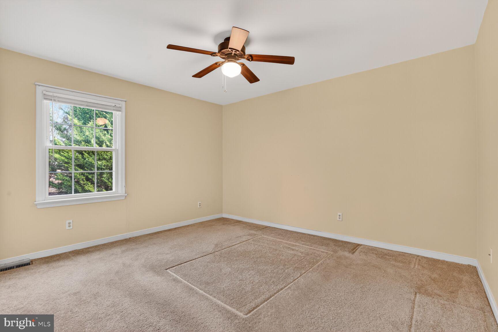 2008 State Stafford, VA 22554 - Photo 18 of 34 an empty room with a window