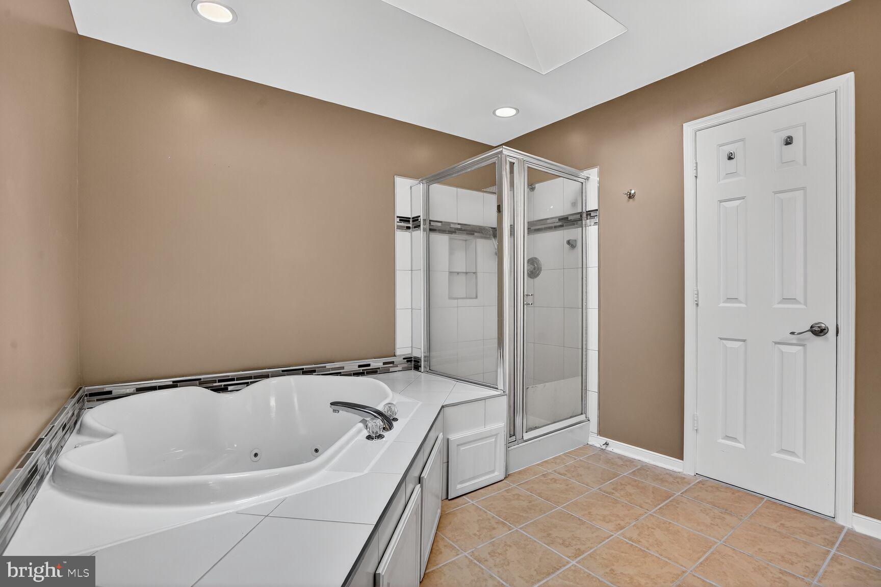 2008 State Stafford, VA 22554 - Photo 21 of 34 a bathroom with a bathtub and a shower