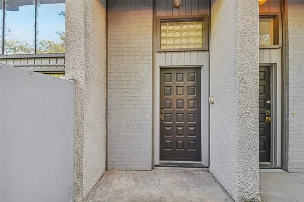 view of outdoor space and bathroom