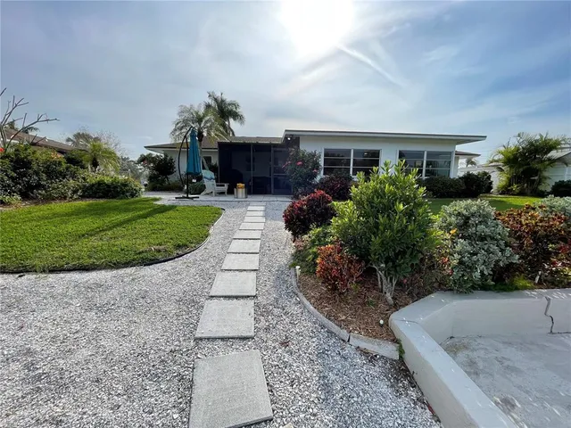 $949,000 | 5219 Bimini Drive, Bradenton, FL 34210