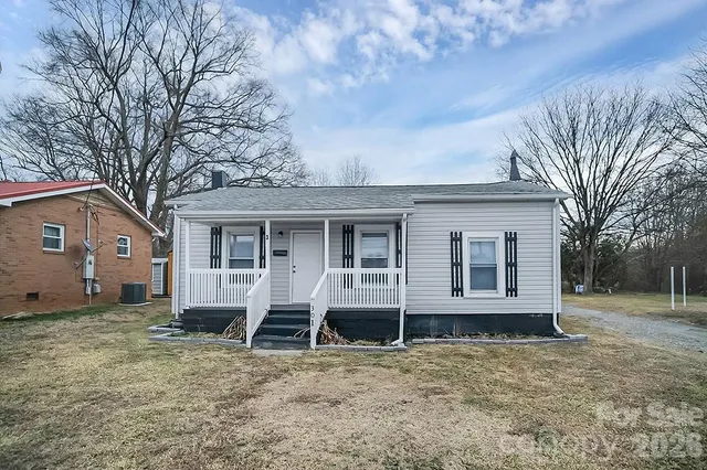 $235,000 | 301 J C Dellinger Road, Cherryville, NC 28021