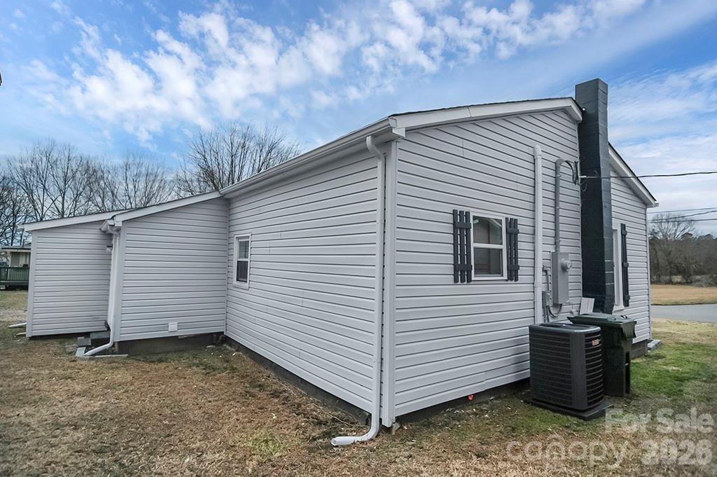 301 J C Dellinger Road Cherryville, NC 28021 - Photo 5 of 30