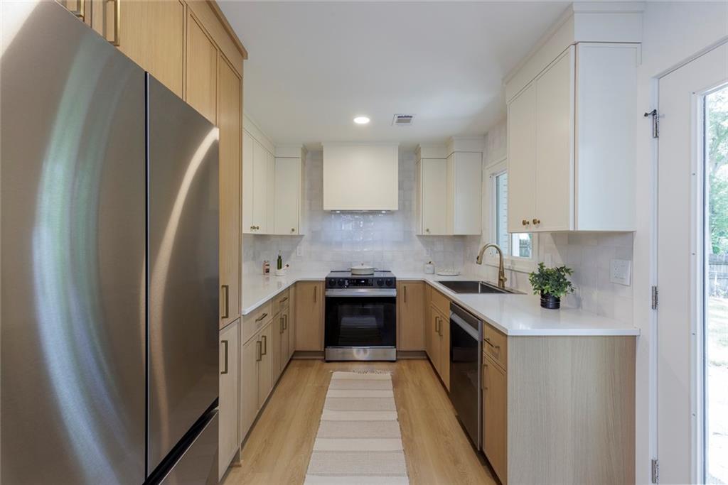 3026 Brook Drive Decatur, GA 30033 - Photo 11 of 30