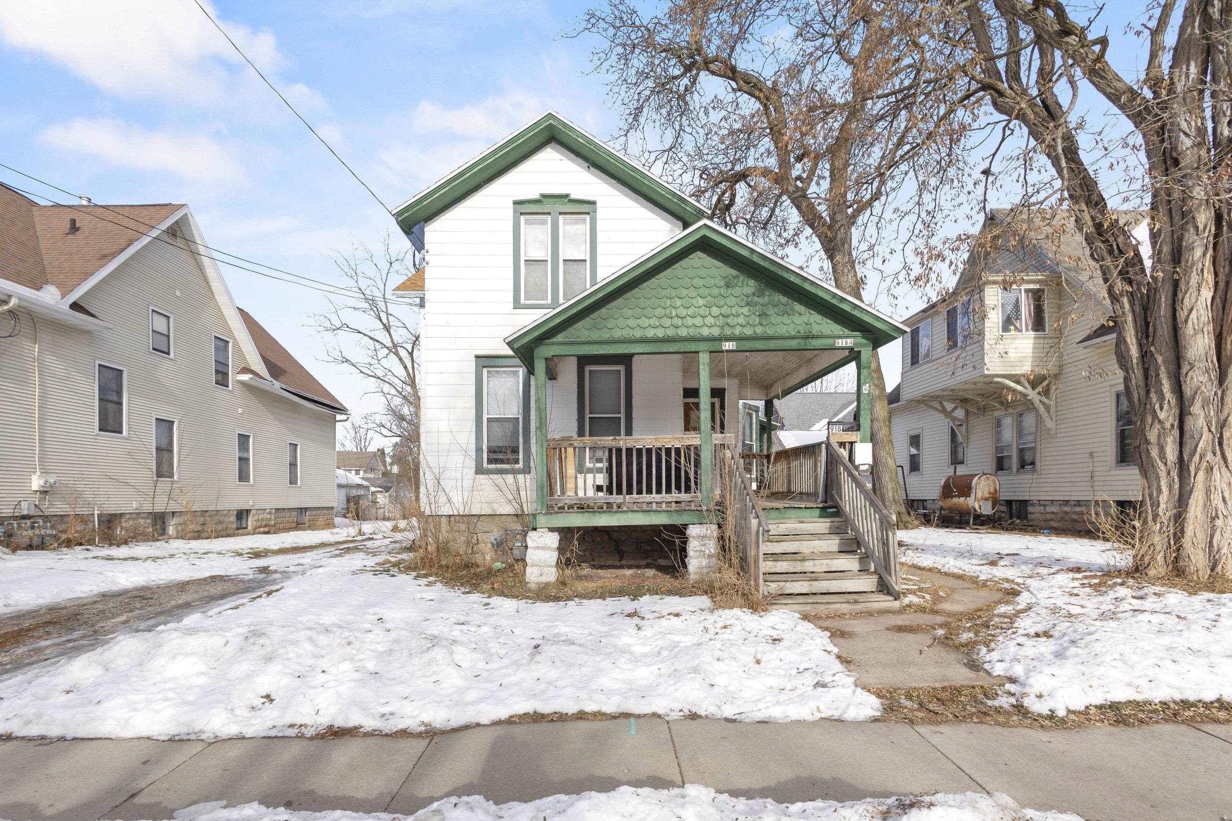 918 Merritt Avenue Oshkosh, WI 54901 - Photo 2 of 20