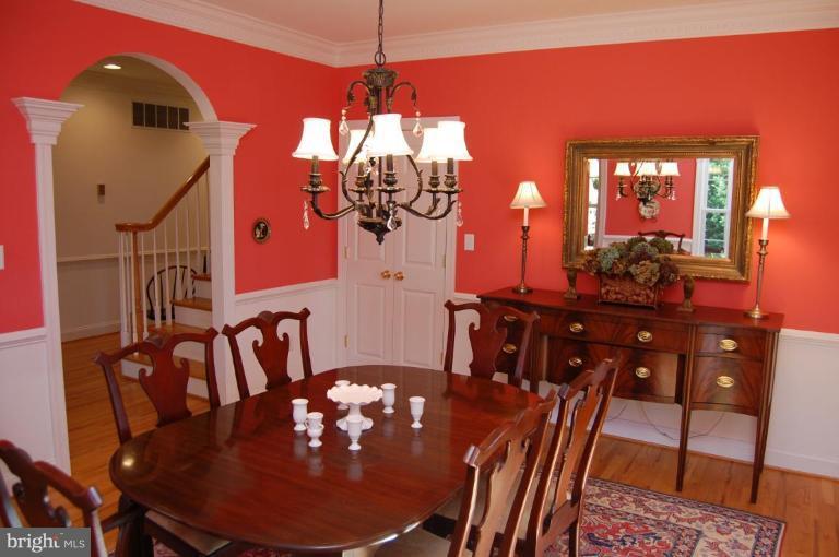 602 Horncrest Road Towson, MD 21204 - Photo 3 of 22 Dining Room