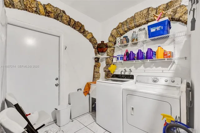 $1,995,555 | 2024 Alton Road, Miami Beach, FL 33140