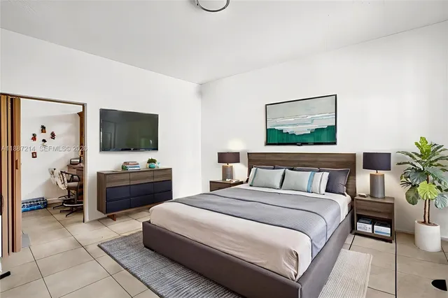 $1,995,555 | 2024 Alton Road, Miami Beach, FL 33140