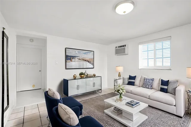 $1,995,555 | 2024 Alton Road, Miami Beach, FL 33140