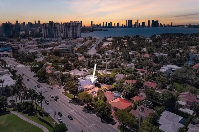 $1,995,555 | 2024 Alton Road, Miami Beach, FL 33140