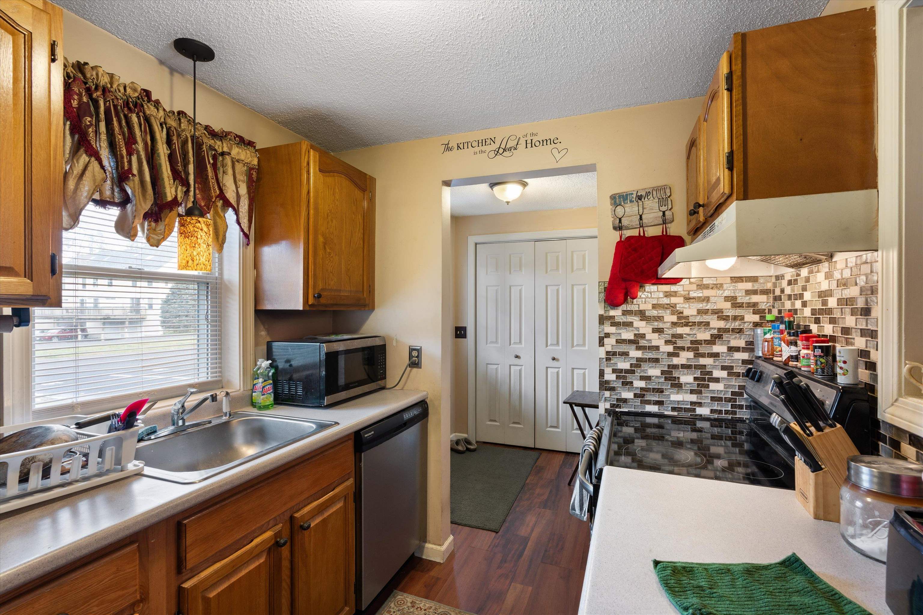 8 Modena Drive Concord, NH 03303 - Photo 7 of 40