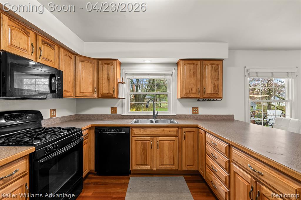 348 Willow Tree Lane Rochester, MI 48306 - Photo 12 of 56