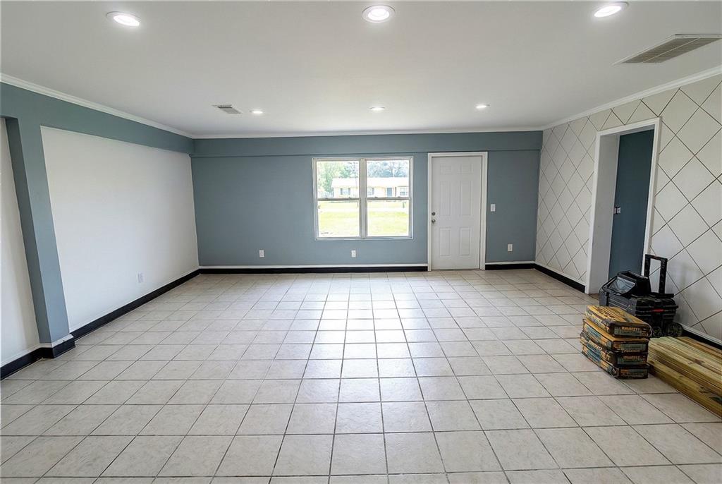 706 Collins Hill Road Lawrenceville, GA 30046 - Photo 7 of 33 a view of empty room
