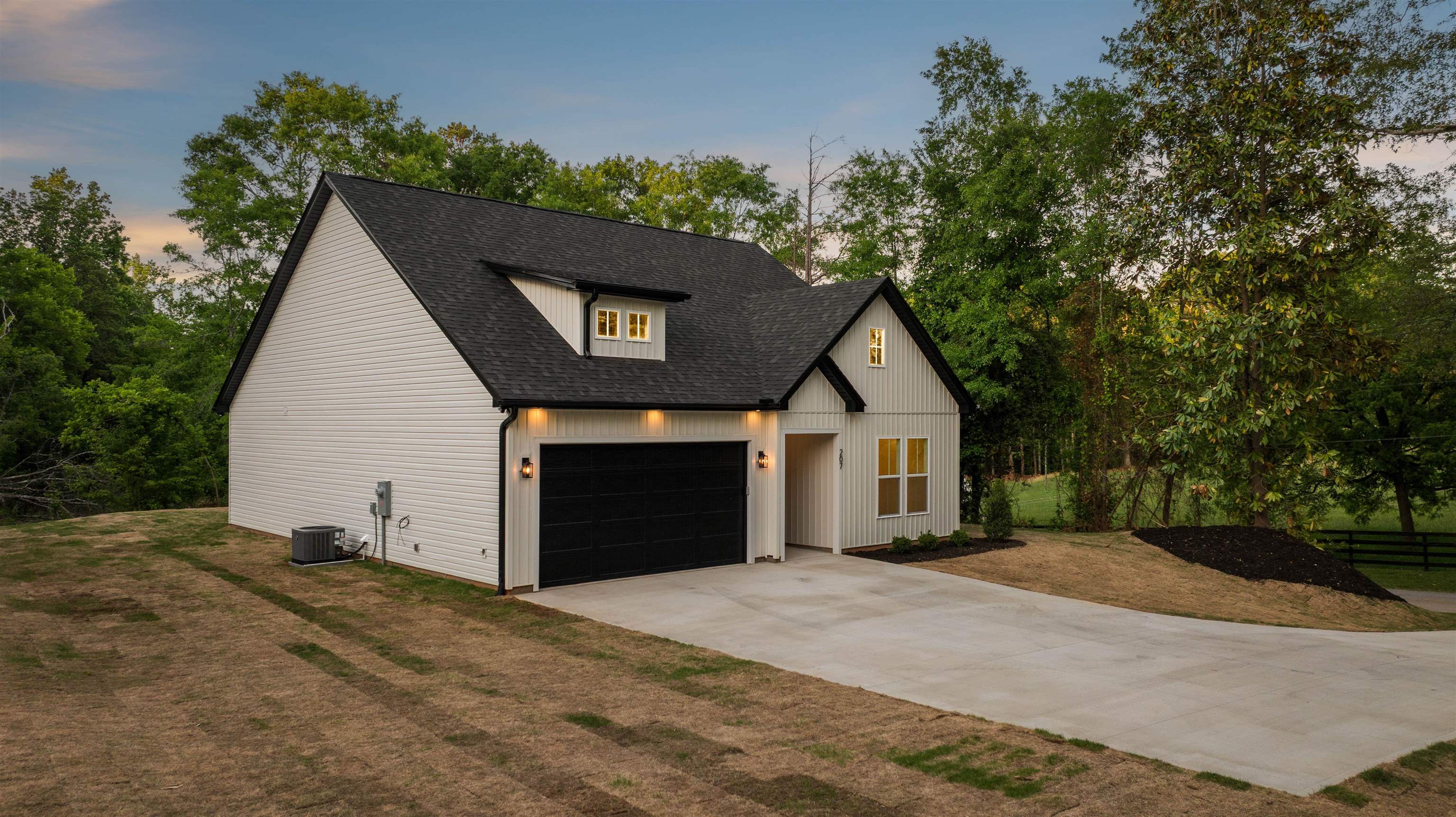 207 Love Springs Road Cowpens, SC 29330 - Photo 4 of 50 Gallery Image 4