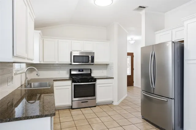 $1,950 | 1202 Sundrop Place, Round Rock, TX 78665