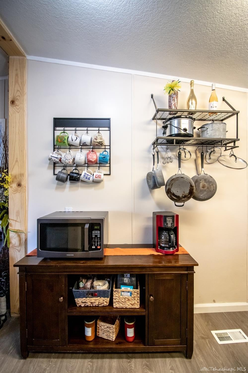10945 Cameron Canyon Road Tehachapi, CA 93501 - Photo 5 of 75 Gallery Image 5