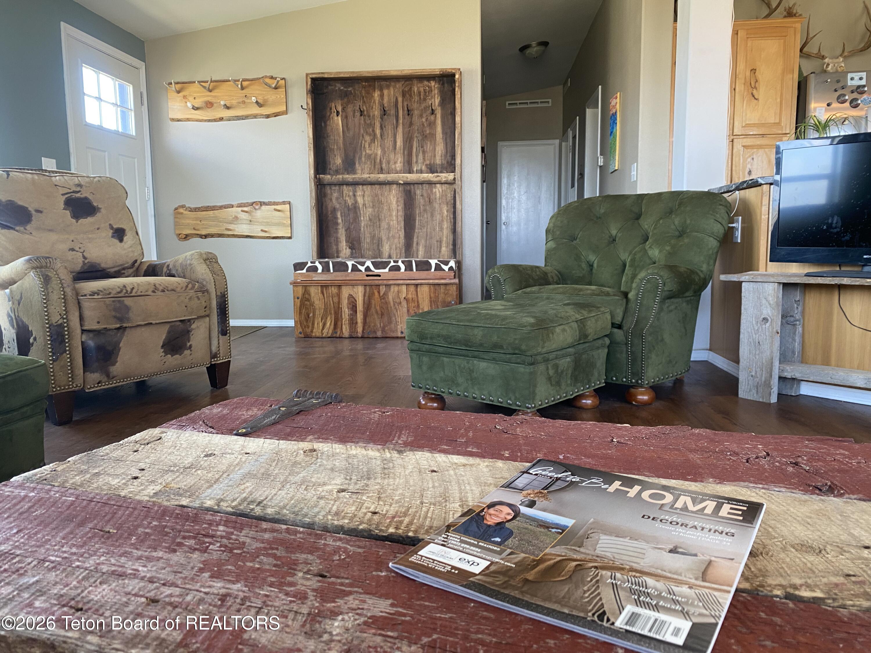 27 Chief Joseph Road Pinedale, WY 82941 - Photo 11 of 33 10living