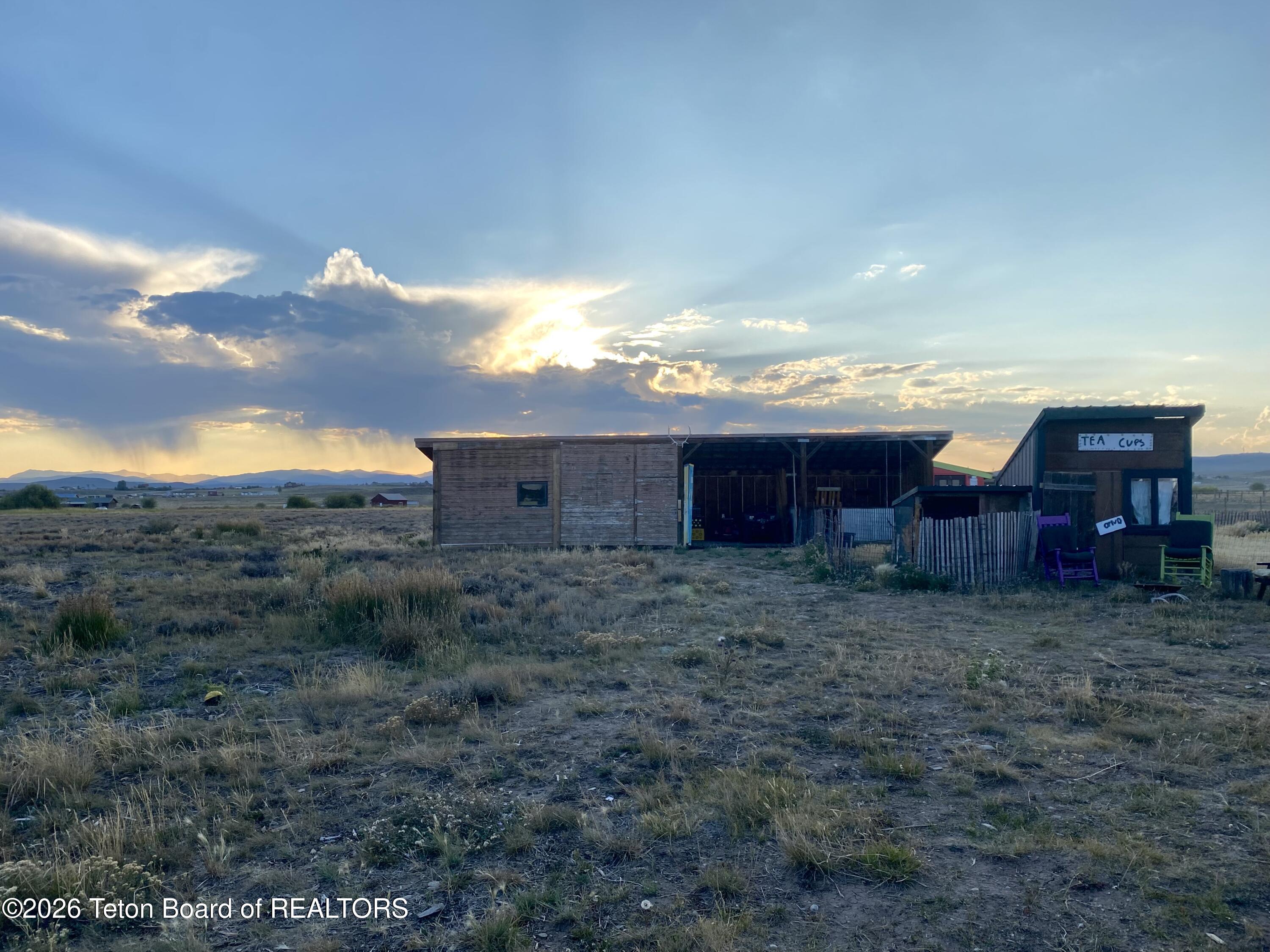 27 Chief Joseph Road Pinedale, WY 82941 - Photo 22 of 33 20barn