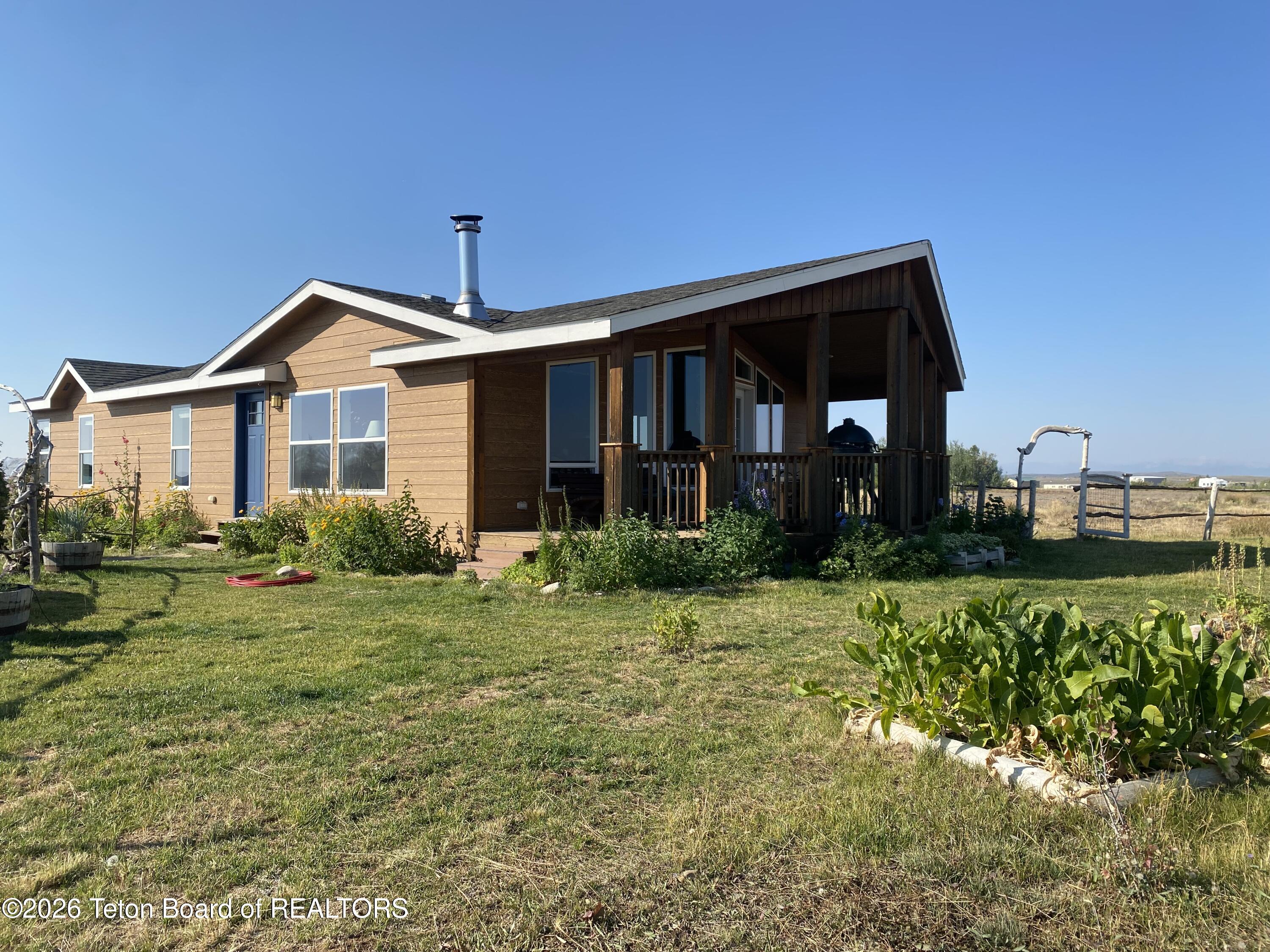 27 Chief Joseph Road Pinedale, WY 82941 - Photo 3 of 33 2ext