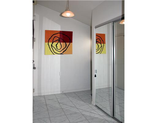 2407 Kenzie Road, Unit 2407 Pittsburgh, PA 15205 - Photo 2 of 18 Entry/Foyer.