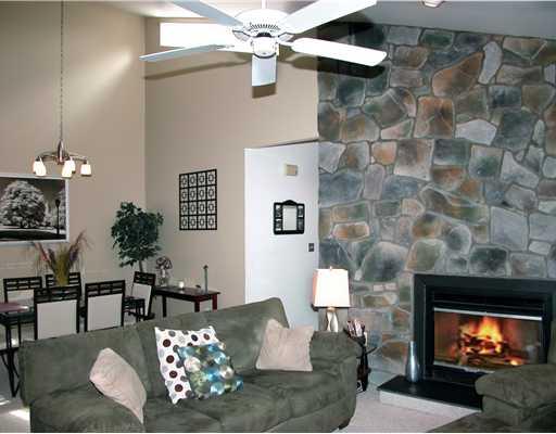 2407 Kenzie Road, Unit 2407 Pittsburgh, PA 15205 - Photo 6 of 18 Living Room.