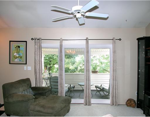 2407 Kenzie Road, Unit 2407 Pittsburgh, PA 15205 - Photo 8 of 18 Living Room.