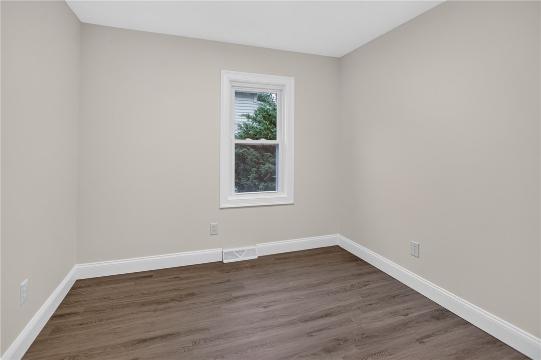 68 Uncas Street Warwick, RI 02889 - Photo 25 of 43