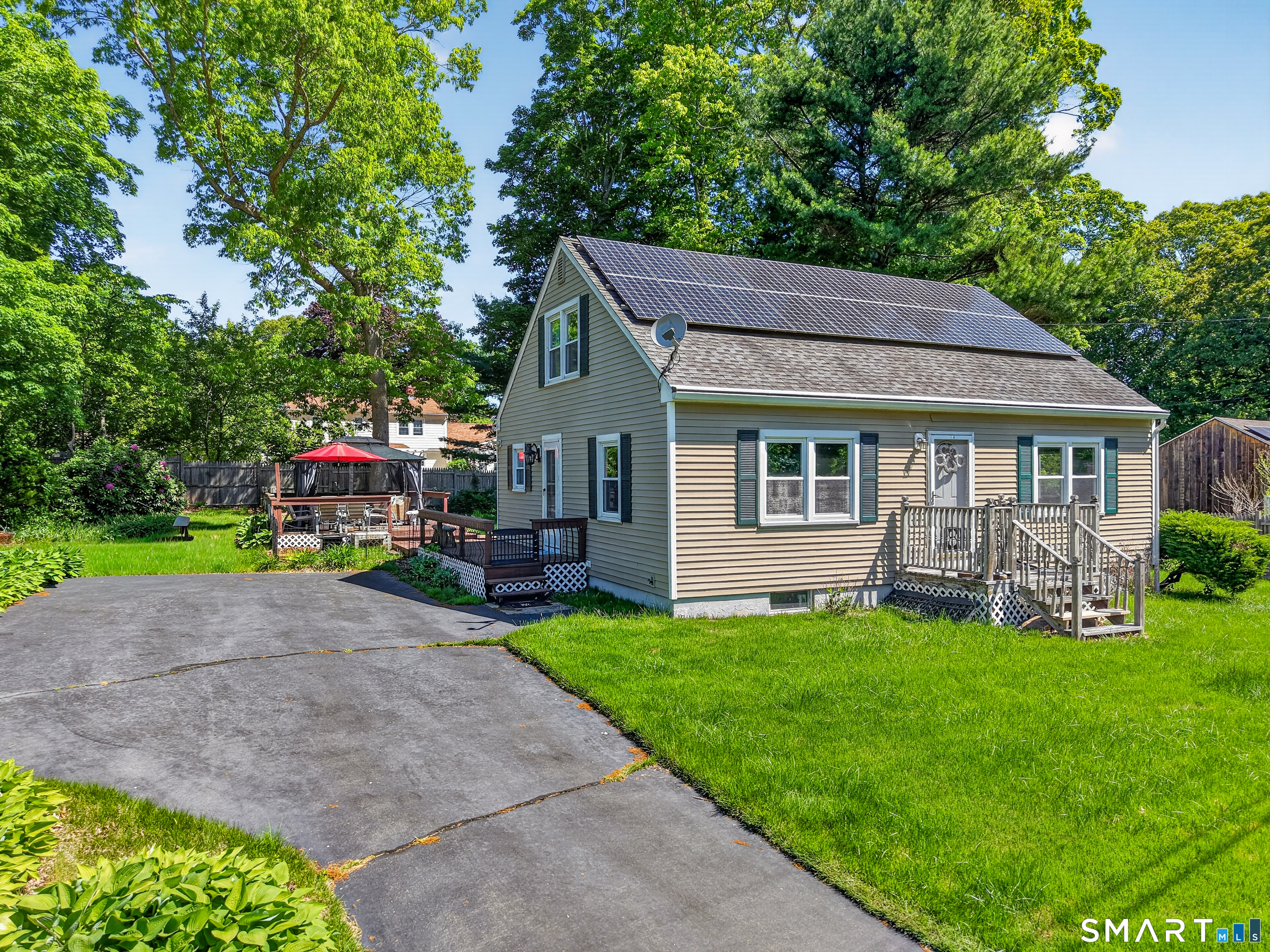 14 Oakwood Lane Clinton, CT 06413 - Photo 2 of 40