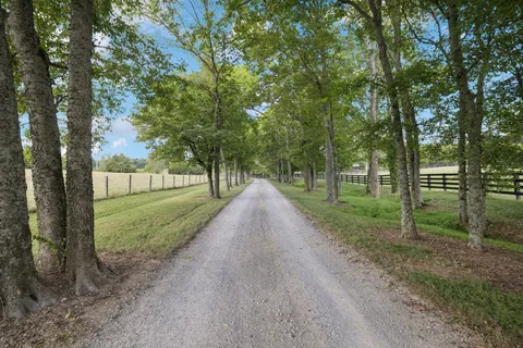 $1,899,000 | 4235 Little Pond Lane, Thompson's Station, TN 37179