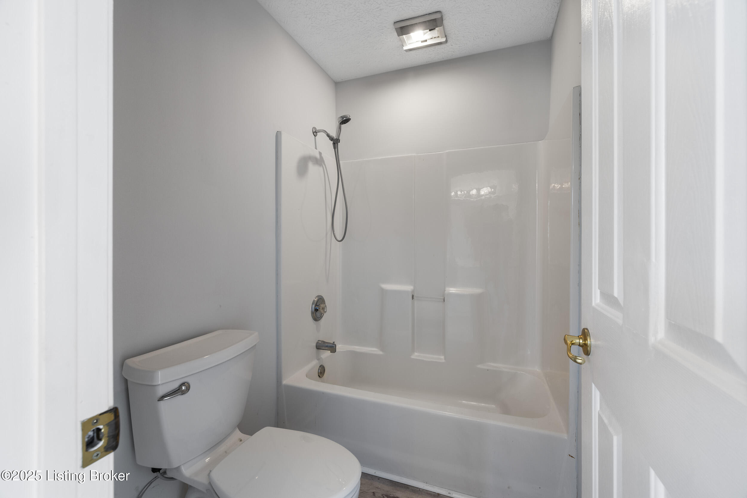 7824 Lariat Road Louisville, KY 40219 - Photo 28 of 48 3U8A8428
