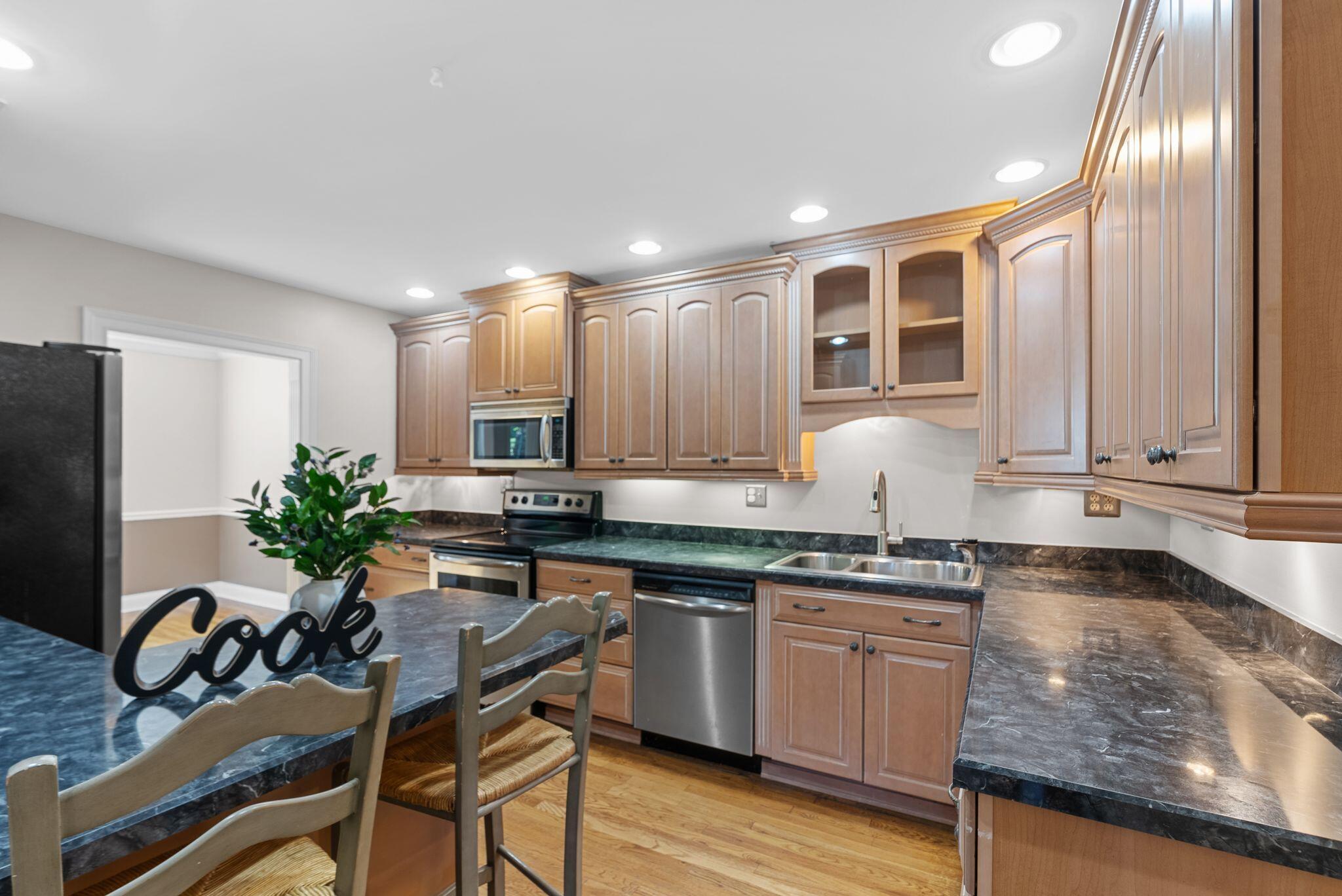 1505 Beacon Hill Road Lexington, KY 40504 - Photo 17 of 68 Kitchen