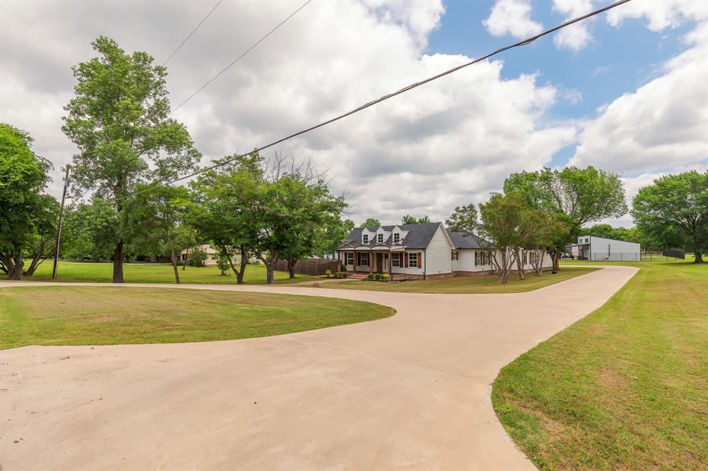 1305 North John Douglas Road Van Alstyne, TX 75495 - Photo 3 of 40