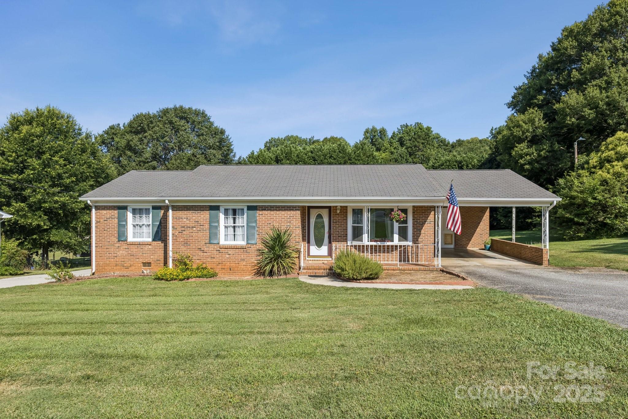 121 Kee Road Belmont, NC 28012 - Photo 1 of 37 Gallery Image 1