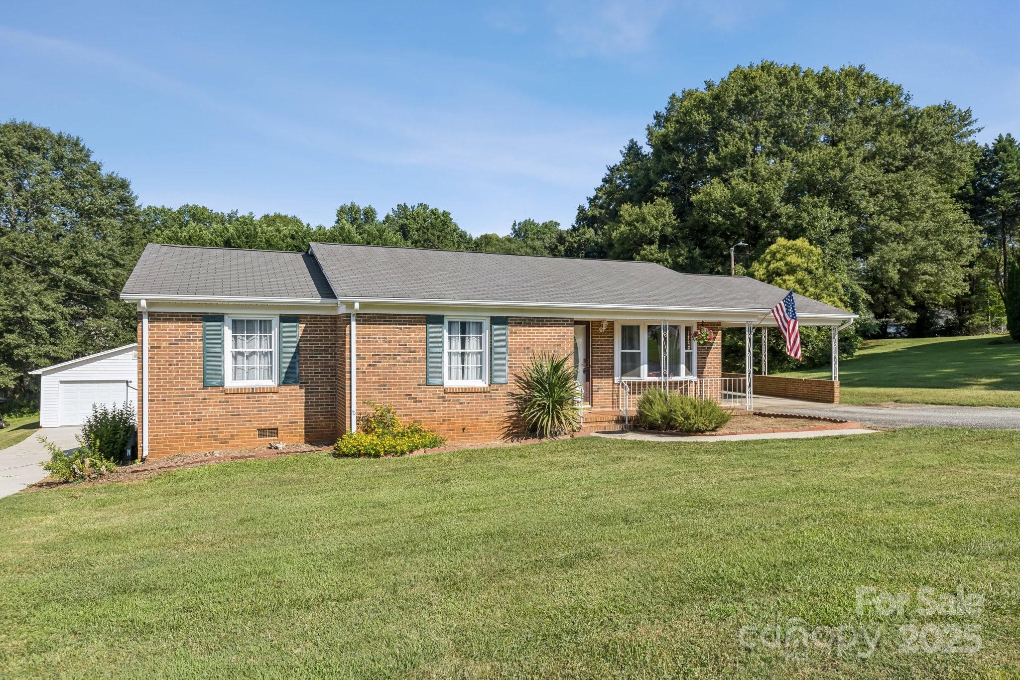 121 Kee Road Belmont, NC 28012 - Photo 2 of 37 Gallery Image 2