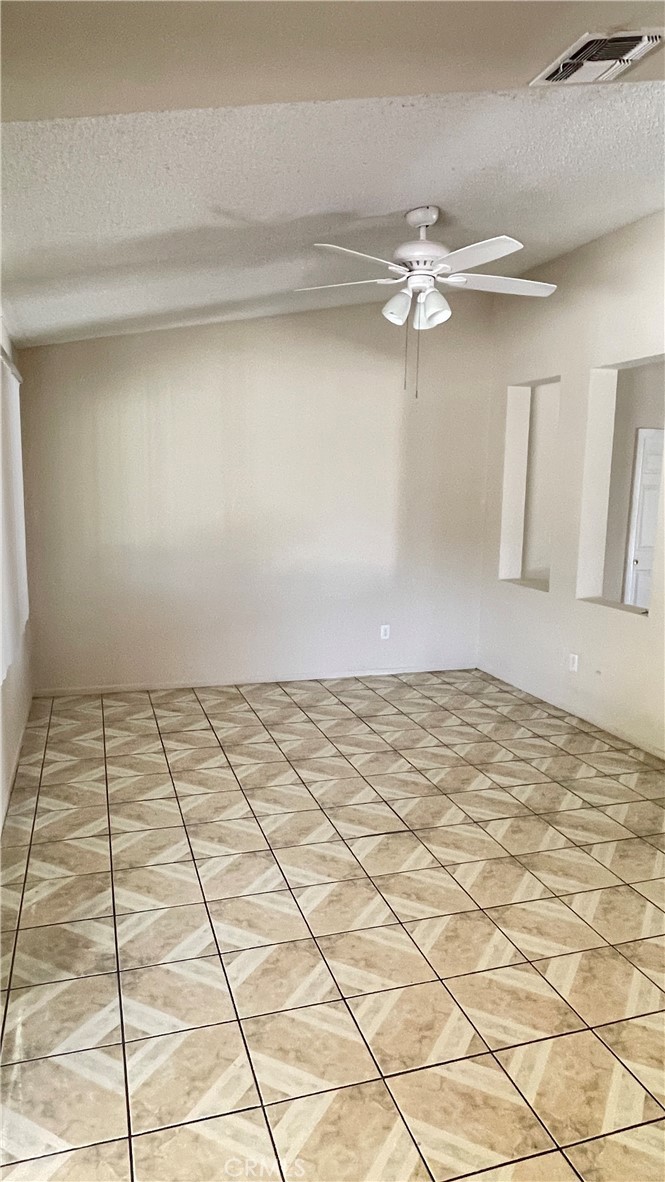 14425 Manzano Road Victorville, CA 92392 - Photo 8 of 24