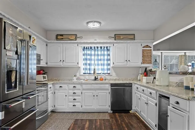 $415,000 | 7007 Lakeshore Drive, Raytown, MO 64133